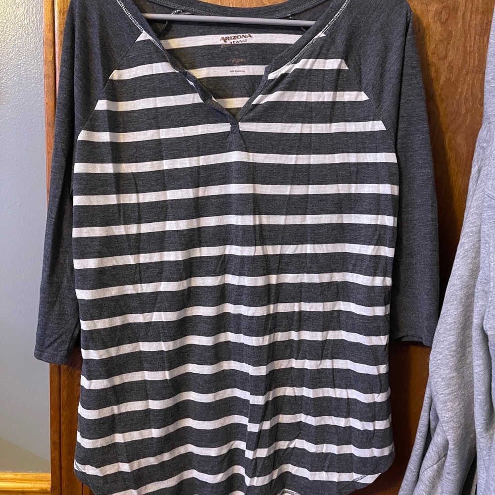 striped 3/4 sleeve tee